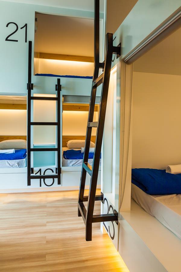 Travel Light Hostel Pattaya Buitenkant foto