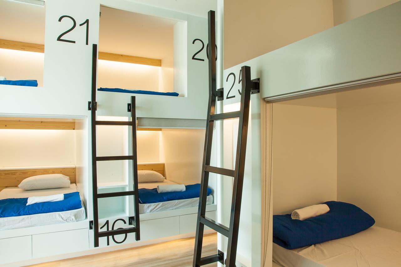 Travel Light Hostel Pattaya Buitenkant foto
